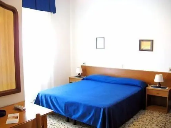Tek Büyük veya İki Ayrı Yataklı Oda, Banyolu/Duşlu