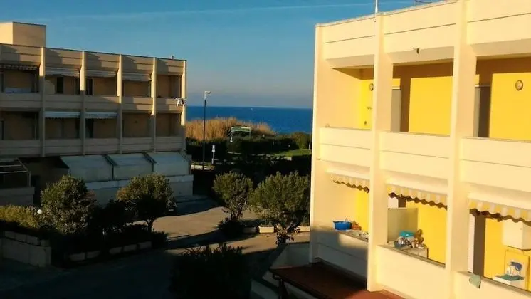 Tek Büyük Yataklı Oda, Balkon, Kısmi Deniz Manzaralı