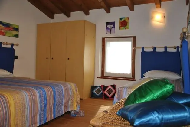 Üç Kişilik Oda, Ortak Banyo