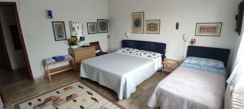 Üç Kişilik Oda, Ortak Banyo