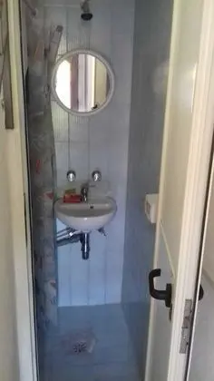 Tek Büyük Yataklı Oda, Ortak Banyo