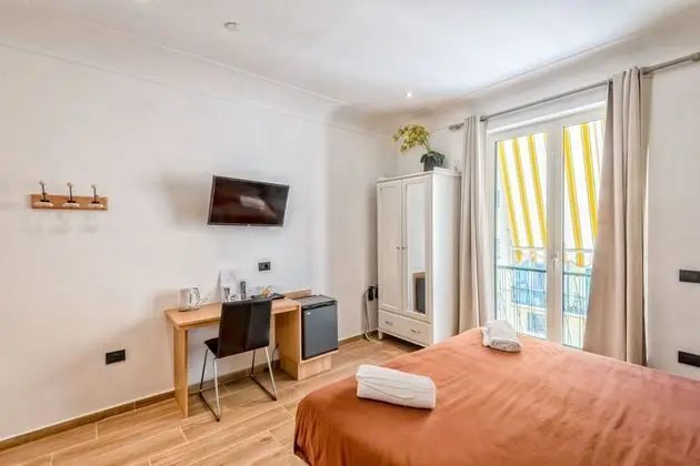 Tek Büyük veya İki Ayrı Yataklı Oda, Balkon