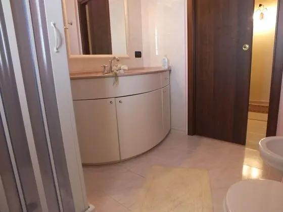 Tek Büyük Yataklı Oda, Banyolu/Duşlu