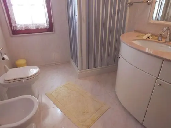 Üç Kişilik Oda, Banyolu/Duşlu