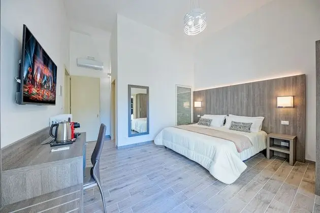 Üç Kişilik Oda, Bahçe Manzaralı