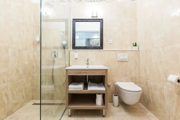 Deluxe Tek Büyük Yataklı Oda, Birden Çok Yatak, Kanal Manzaralı