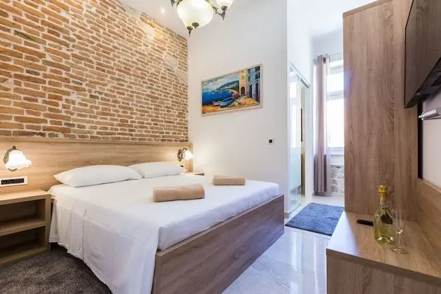 Economy Tek Büyük Yataklı Oda