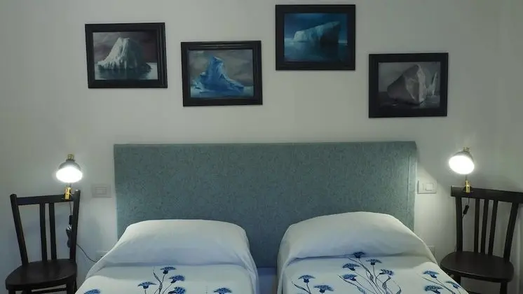 Economy Tek Büyük veya İki Ayrı Yataklı Oda, Ortak Banyo, Bahçe Manzaralı