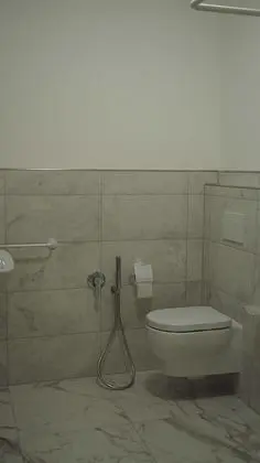 Standard Tek Büyük veya İki Ayrı Yataklı Oda, Özel Banyo, Bahçe Manzaralı