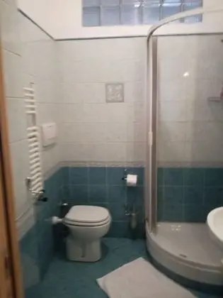 Tek Kişilik Oda, Ortak Banyo