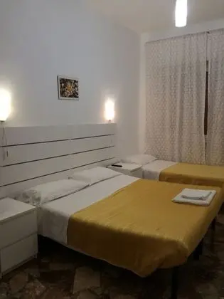 Üç Kişilik Oda, Ortak Banyo