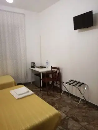 Üç Kişilik Oda, Ortak Banyo