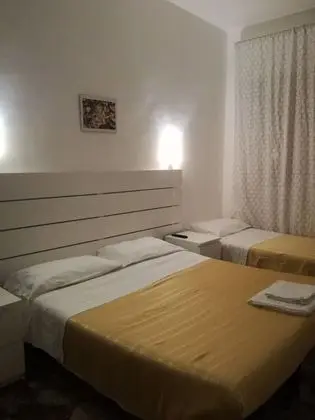 Üç Kişilik Oda, Ortak Banyo
