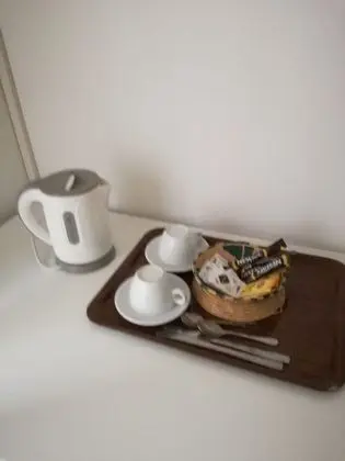 Üç Kişilik Oda, Ortak Banyo