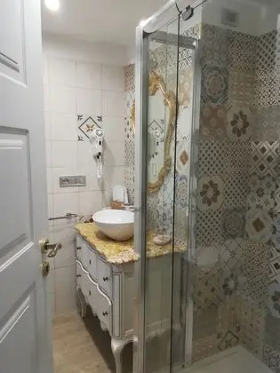 Tek Büyük Yataklı Oda, Balkon