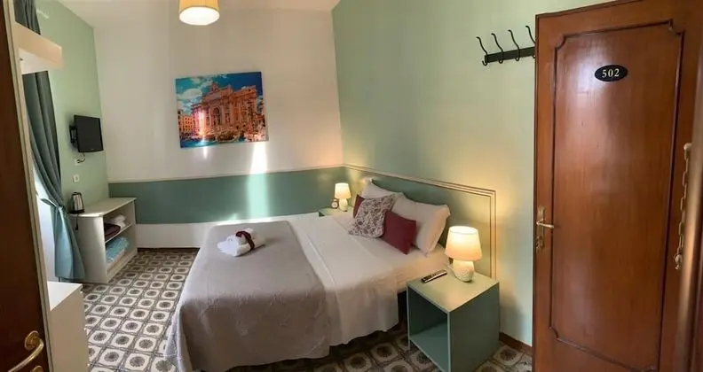 Classic Tek Büyük Yataklı Oda