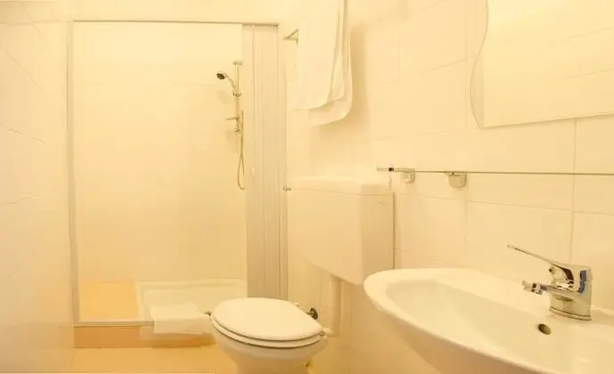 Classic Tek Büyük Yataklı Oda