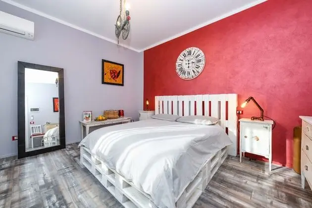 Comfort Tek Büyük Yataklı Oda (Rosy)