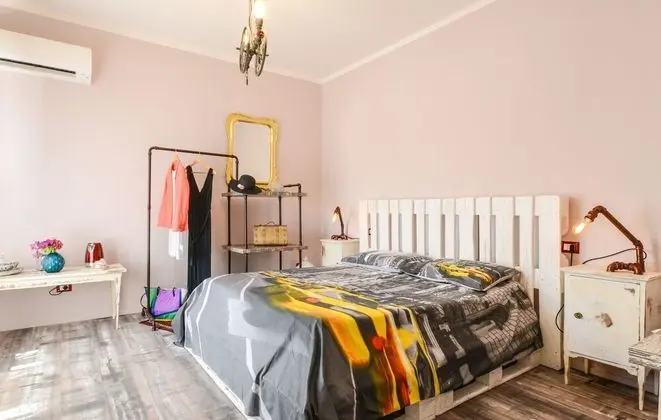 Comfort Tek Büyük Yataklı Oda (Rosy)