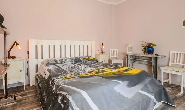 Comfort Tek Büyük Yataklı Oda (Rosy)