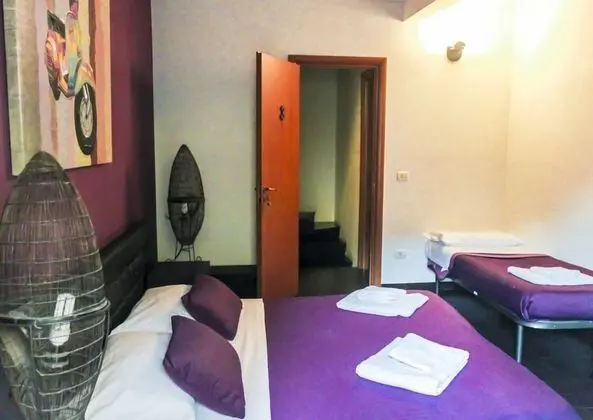 Üç Kişilik Oda