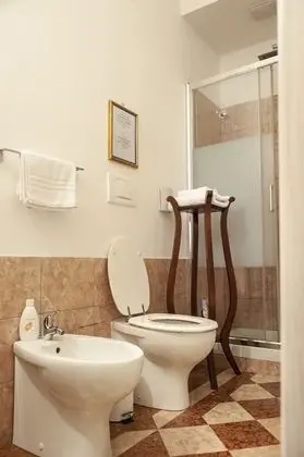 Tek Büyük Yataklı Oda, Özel Banyo (Nettuno)