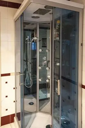 Tek Büyük Yataklı Oda, Özel Banyo (Piazza Maggiore)