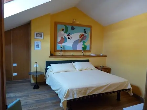 Üç Kişilik Oda (Yellow Mansard)