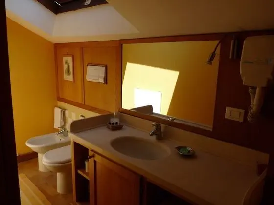 Üç Kişilik Oda (Yellow Mansard)