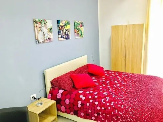 City Tek Büyük Yataklı Oda