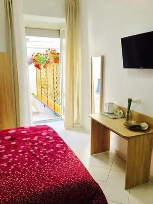 City Tek Büyük Yataklı Oda