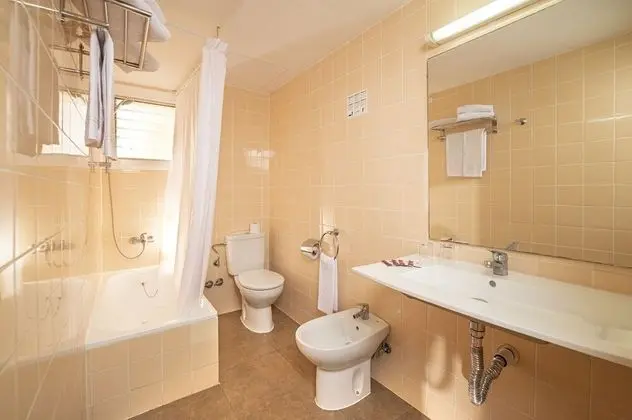 Basic Üç Kişilik Oda