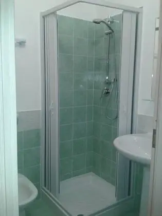 Standard Tek Büyük Yataklı Oda (Green)