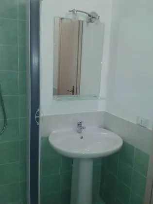 Standard Tek Büyük Yataklı Oda (Green)