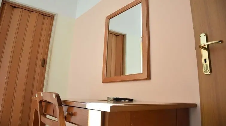 Tek Büyük veya İki Ayrı Yataklı Oda, Balkon