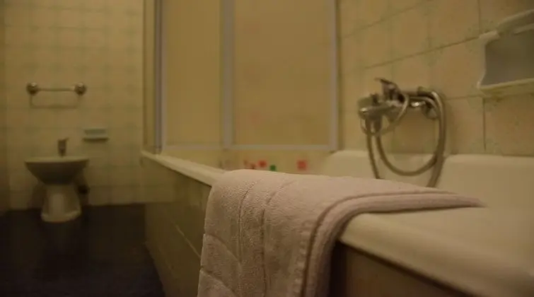 Üç Kişilik Oda, Balkon