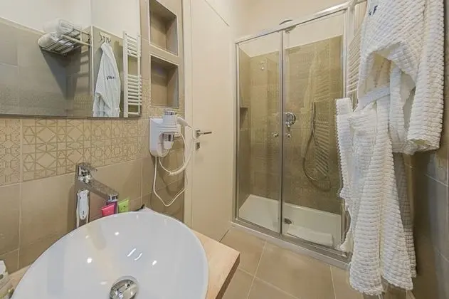 Club Oda, 1 Büyük (Queen) Boy Yatak