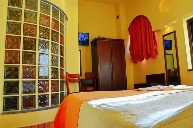 Üç Kişilik Oda, Deniz Manzaralı