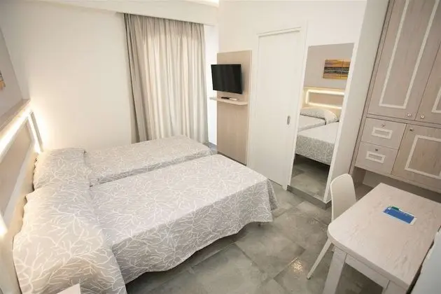 Tek Büyük veya İki Ayrı Yataklı Oda, Balkon