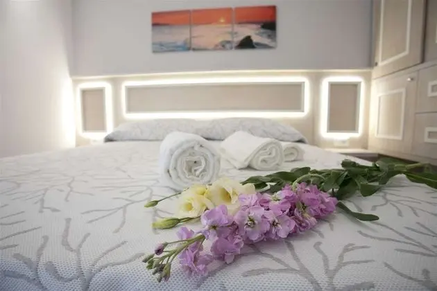 Tek Büyük veya İki Ayrı Yataklı Oda, Balkon