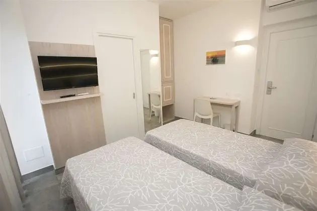 Tek Büyük veya İki Ayrı Yataklı Oda, Balkon