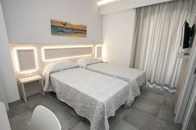 Tek Büyük veya İki Ayrı Yataklı Oda, Balkon