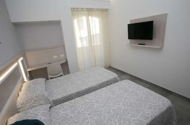 Tek Büyük veya İki Ayrı Yataklı Oda, Balkon