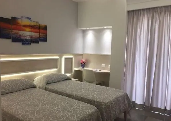 Tek Büyük veya İki Ayrı Yataklı Oda, Balkon