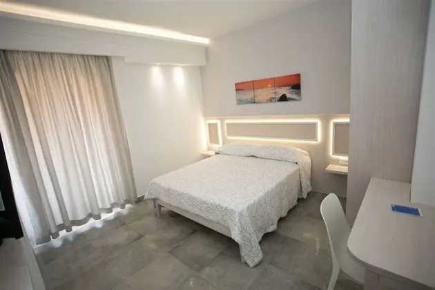 Tek Büyük veya İki Ayrı Yataklı Oda, Balkon