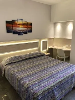 Tek Büyük veya İki Ayrı Yataklı Oda, Balkon