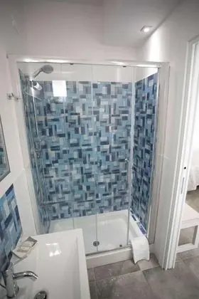 Üç Kişilik Oda, Balkon