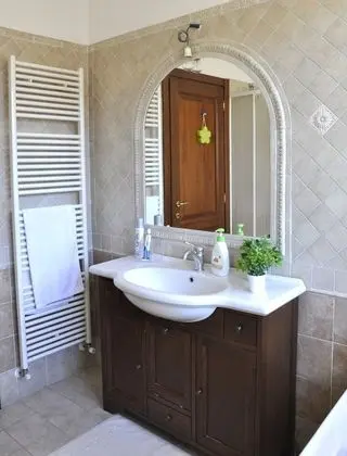 Tek Büyük veya İki Ayrı Yataklı Oda, Ortak Banyo