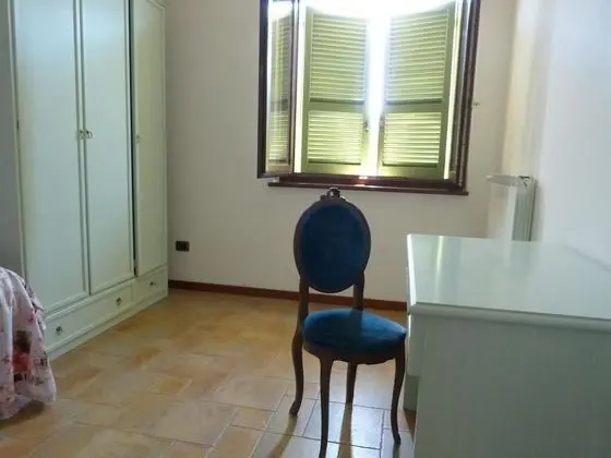 Tek Kişilik Oda, Ortak Banyo, Avlu Manzaralı