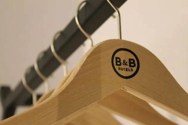 İki Ayrı Yataklı Oda, Sigara İçilmez